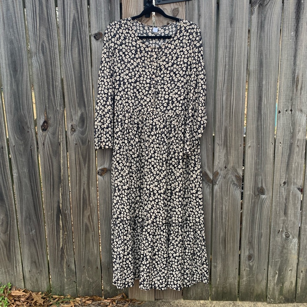 Old Navy tiered mono floral